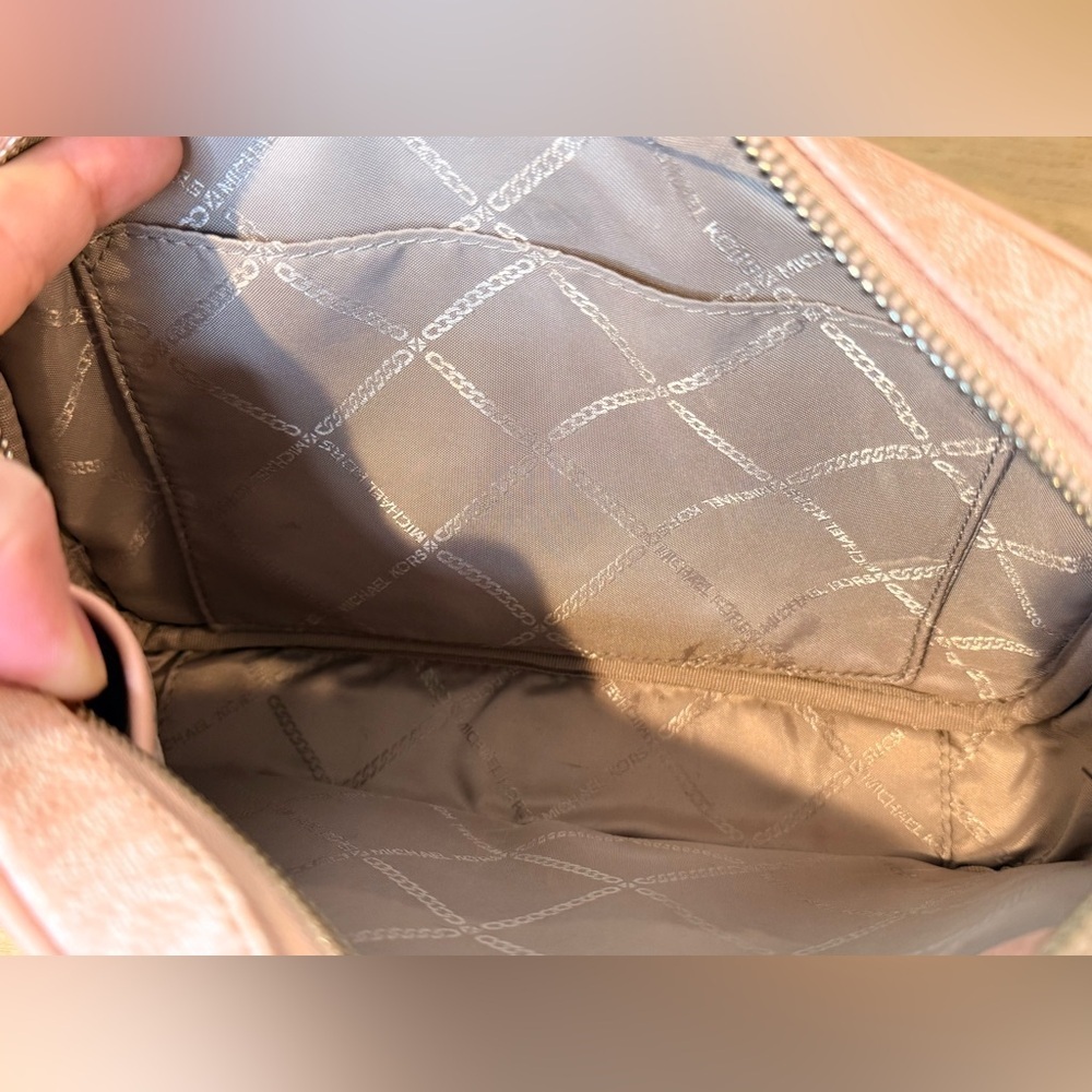 Michael Kors Pink Logo Crossbody Bag Saffiano Leather Camera Bag Like New - Picture 7 of 9